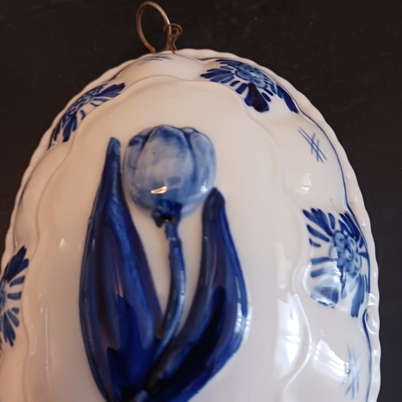 Antique Dutch Delft porcelain mold colbalt blue and white tulip designs - Picture 5 of 5